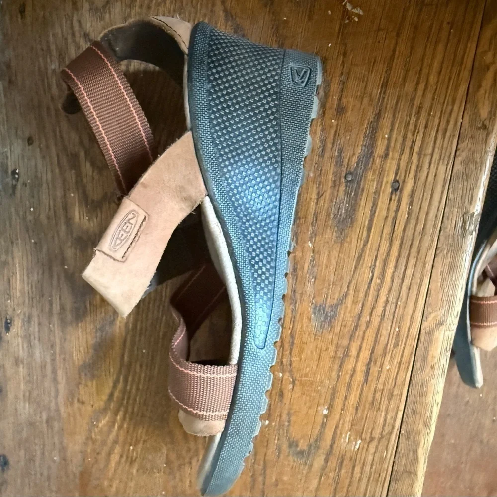 Keen chic comfortable